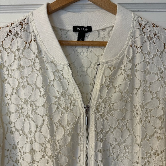 White Lace zip up jacket Torrid brand - Picture 2 of 4